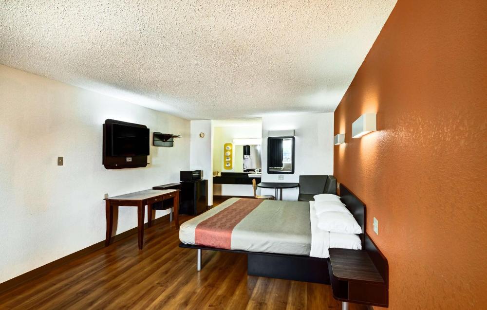 King Room - Smoking interior